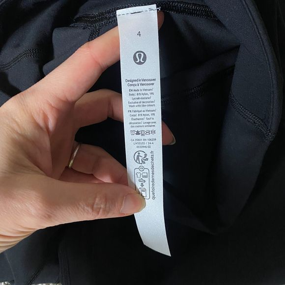 Lululemon Size 4 Align High Rise Mini Flared Pant 32" Black Regular - Picture 6 of 7
